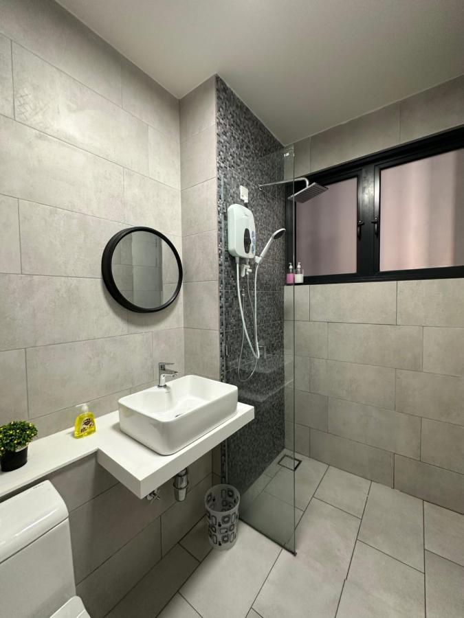 Sea View The Shore Luxury Newly Renovated Homestay Кота Кинабалу Екстериор снимка